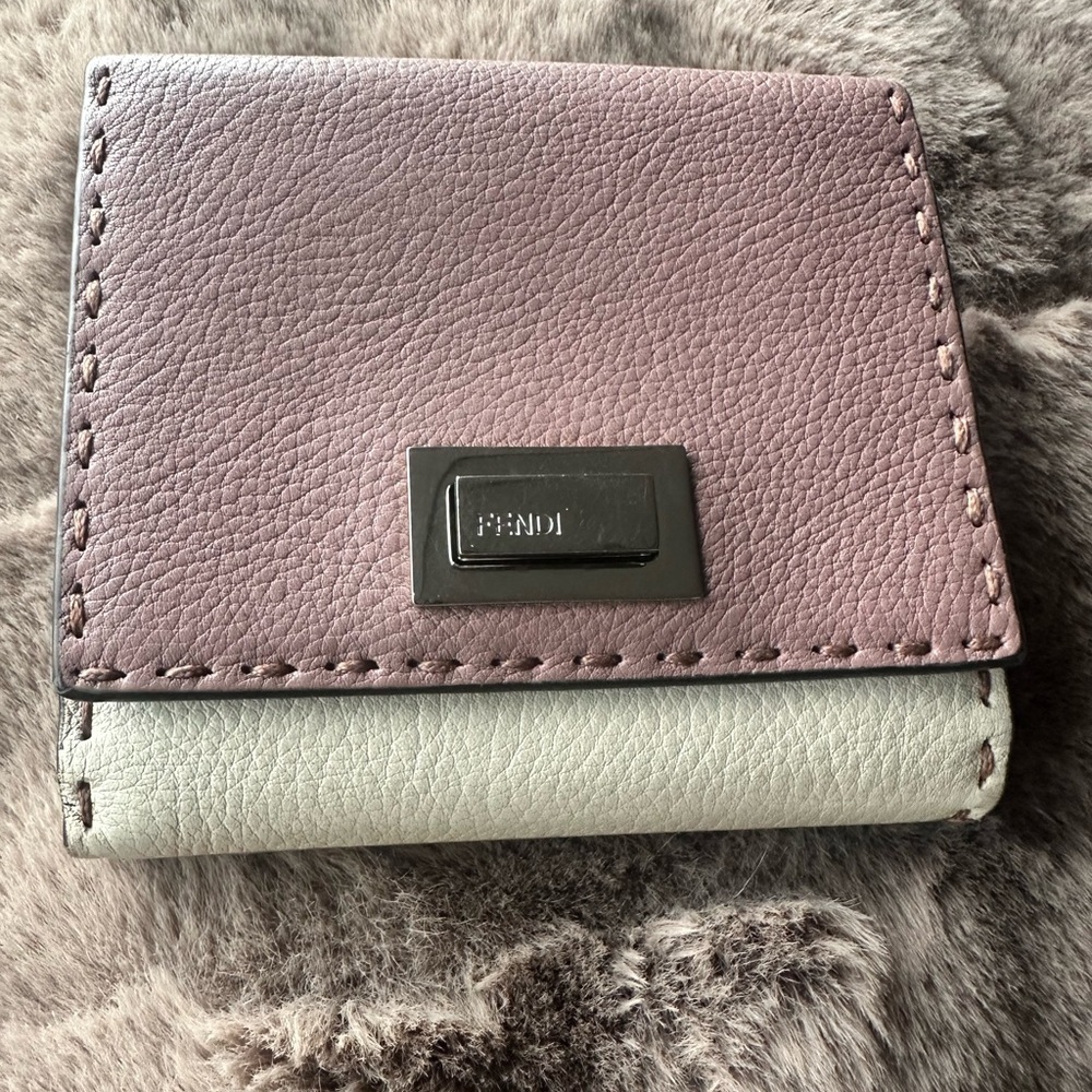 Fendi Compact Peekaboo Bi-Fold, Bi-Color in Pink Rose Camelia and White Selleria - Picture 2 of 11